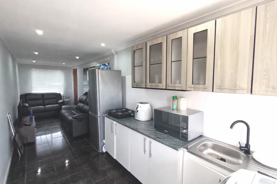 3 Bedroom Property for Sale in Parsonsvlei Eastern Cape